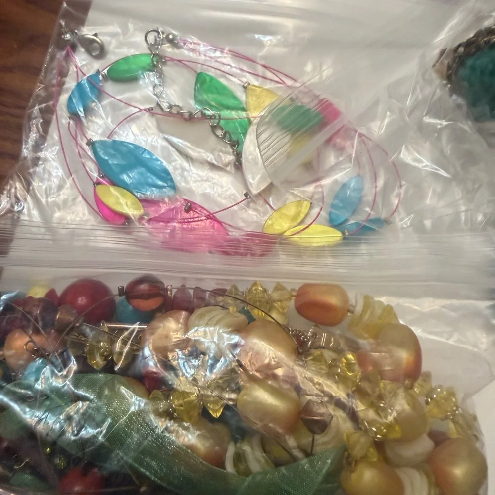 4 lbs Assorted Colorful Costume Jewelry Lot - Picture 3 of 9